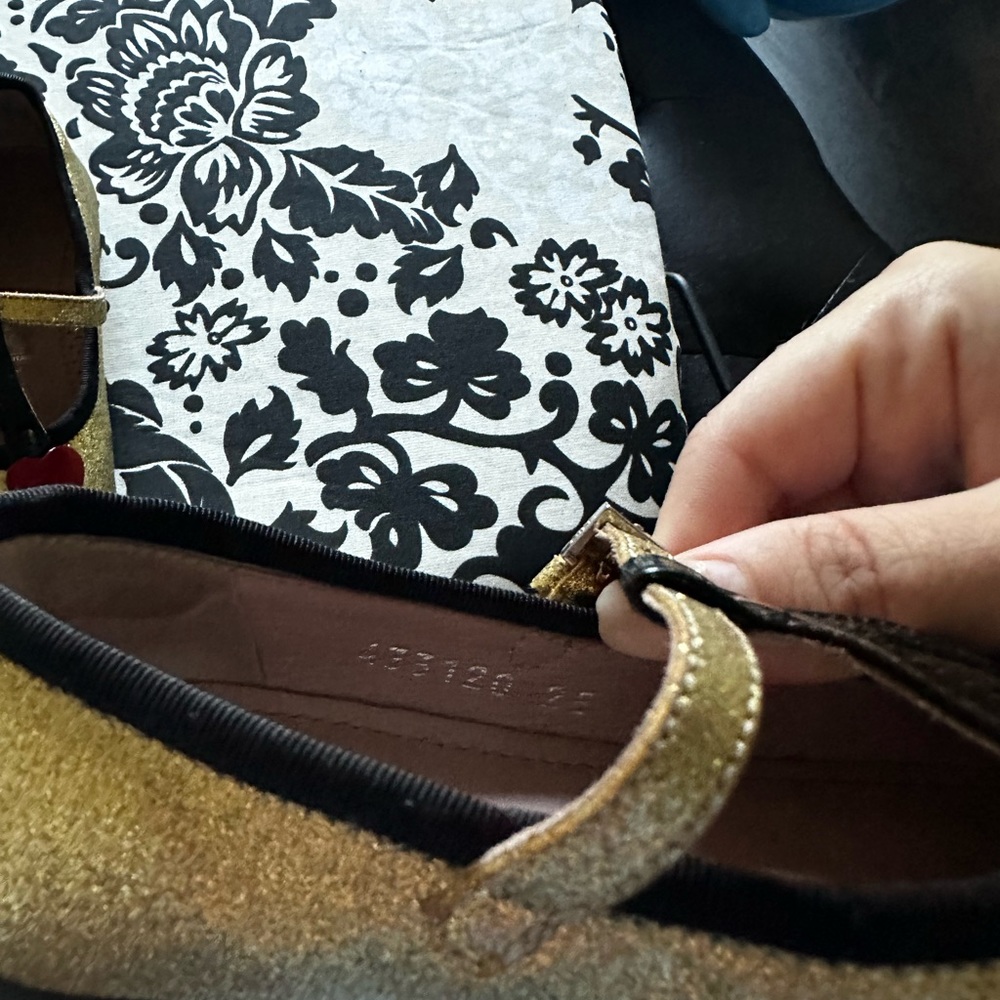 Gold with red hearts Gucci’s great condition